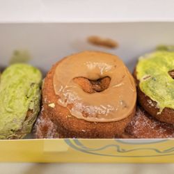 Lee's Donuts - Half dozen