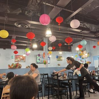 Pho Luu - Restaurant atmosphere. - Vietnamese Near Me - Escondido, California Pho Luu - Restaurant atmosphere. - Vietnamese Near Me - Escondido, California