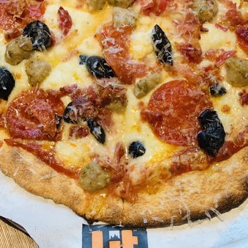 LIT Pizza - City Square - Go build your own pizza - Pizza Near Me - Baton Rouge, Louisiana
