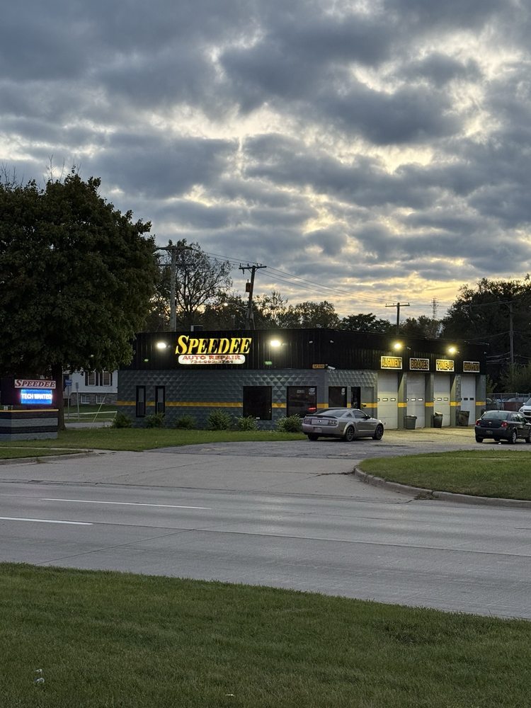 Speedee auto repair, Taylor Roadtrippers