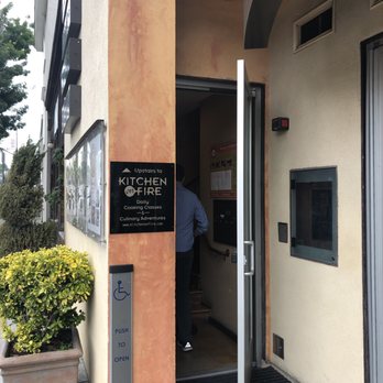 Kitchen on Fire - Entrance to Kitchen on Fire's Berkeley location. - Cooking Schools Near Me - Berkeley, California