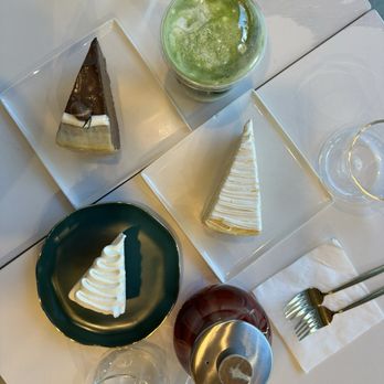 L'otus Cake Boutique - Patisserie/Cake Shop Near Me - Burnaby, British Columbia L'otus Cake Boutique - Patisserie/Cake Shop Near Me - Burnaby, British Columbia