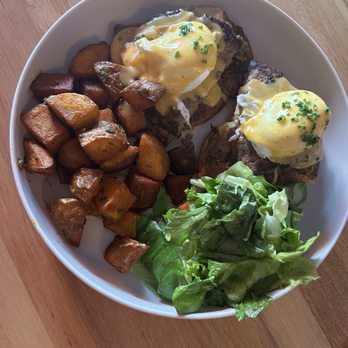 Hamp & Harry's - Duck Benedict - Cocktail Bars Near Me - Marietta, Georgia