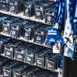 Dodgers Clubhouse - Dodgers pins!