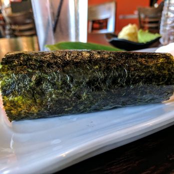 Mama M Sushi - Hand rolled Philadelphia Roll, nice - Japanese Near Me - Pasadena, California