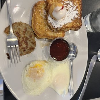 Maple Leaf Diner - French Toast Trio - American Near Me - Dallas, Texas