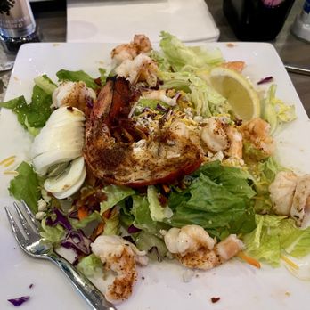 Hobo's Cafe - 12/2025 lobster and shrimp Cobb - New American Near Me - Key Largo, Florida