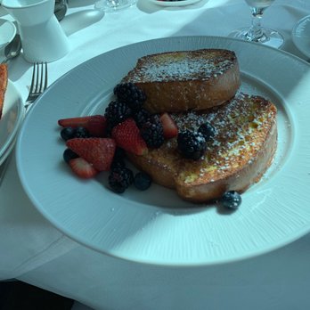 Luce - French Toast with berries - Wine Bars Near Me - San Francisco, California Luce - French Toast with berries - Wine Bars Near Me - San Francisco, California