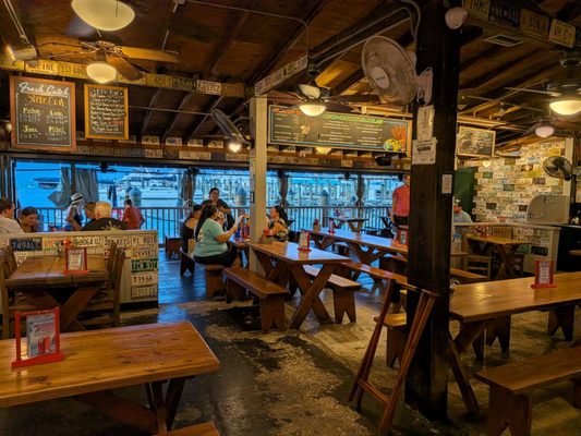 Half Shell Raw Bar by null