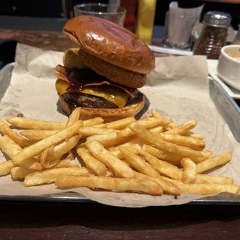 BJ's Restaurant & Brewhouse - Bacon Cheeseburger* - Pizza Near Me - La Mesa, California