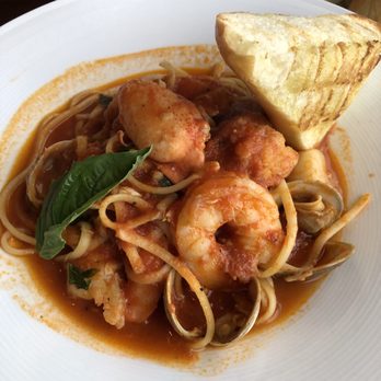 Seafood Bar at The Breakers - Seafood linguini - Seafood Near Me - Palm Beach, Florida Seafood Bar at The Breakers - Seafood linguini - Seafood Near Me - Palm Beach, Florida