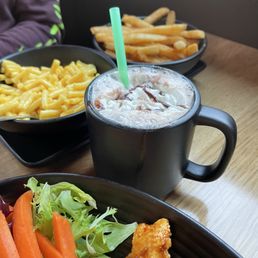 Kids hot cocoa & kids Mac n cheese Kids hot cocoa & kids Mac n cheese