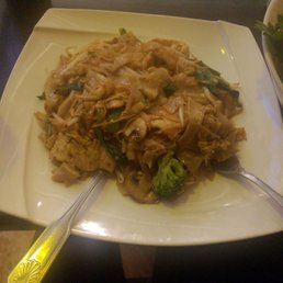 Yuck... too salty, lacking spice. Bootleg version of drunken noodles