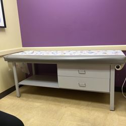 Pediatrics West - McAdory - Patient room