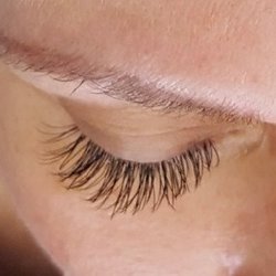 Renee Lakeman Eyelash Extensions & Electrolysis - Lash extensions by Renée