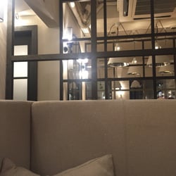 b.good - A booth, cosy, kind of Nordic city feel.