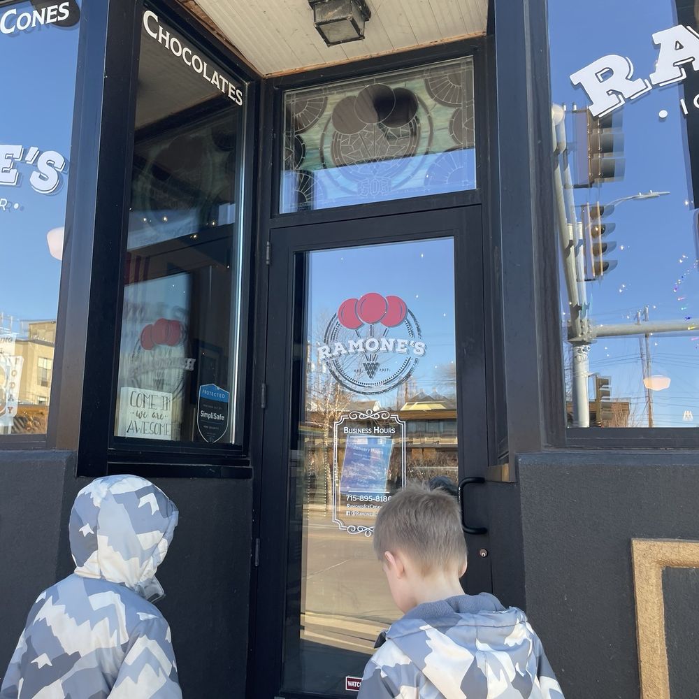 Ramone's Ice Cream Parlor - Ice Cream & Frozen Yogurt Near Me - Eau Claire, Wisconsin
