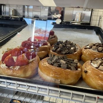 Donut King - Donuts Near Me - Covington, Georgia