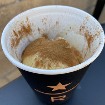 Starbucks - HOUSE AFFOGATO -Classic Affogato, drizzle of golden demerara syrup, dusting of cinnamon powder Sun 6/20/2021 Los Gatos - Coffee & Tea Near Me - Los Gatos, California