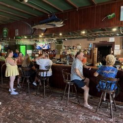 White Horse Pub & Restaurant - Bar