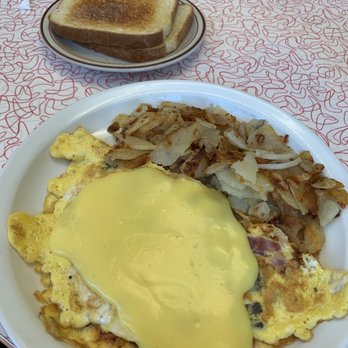 Rock 'N' Roll Cafe - Ham,mushroom and cheese omelet - American Near Me - Stevens Point, Wisconsin