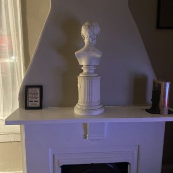 Talbott Inn - Fireplace in the Lincoln bedroom -- I had to turn him to face the wall because kinda creepy. ;D - Hotels Near Me - Bardstown, Kentucky Talbott Inn - Fireplace in the Lincoln bedroom -- I had to turn him to face the wall because kinda creepy. ;D - Hotels Near Me - Bardstown, Kentucky