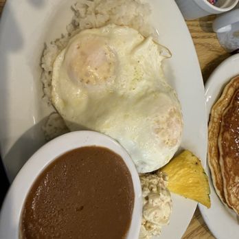 Kanani's Cafe - Loco Moco with gravy on the side - Cafes Near Me - Las Vegas, Nevada