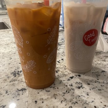 Main Street Bagel Cafe - Thai Tea and Coconut milk tea - Bagels Near Me - Sacramento, California