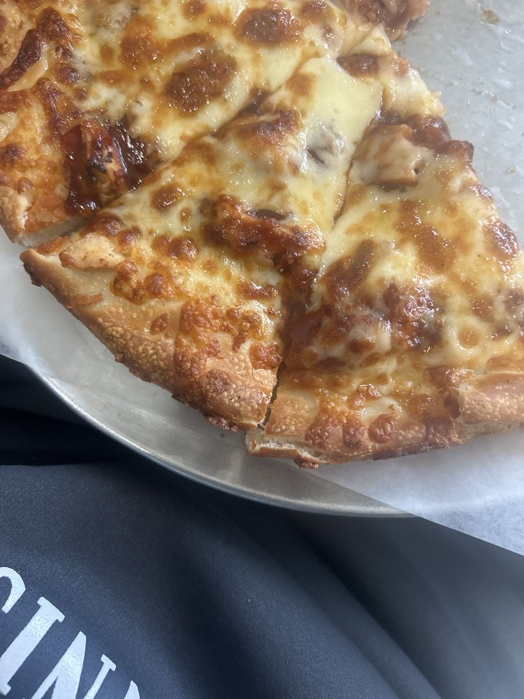 Steve's Famous Pizza Logo