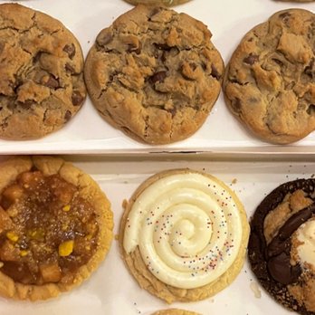 Crumbl - Arrowhead - Cookies - Bakeries Near Me - Peoria, Arizona