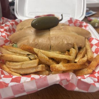 Tacos el Trueno - A yummy Delicioise chicken torta with the cherry on top (Japapeño and French fries). Yumm - Food Trucks Near Me - Houston, Texas Tacos el Trueno - A yummy Delicioise chicken torta with the cherry on top (Japapeño and French fries). Yumm - Food Trucks Near Me - Houston, Texas