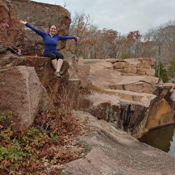 Elephant Rocks State Park - Quarry cliff - Parks Near Me - Belleview, Missouri