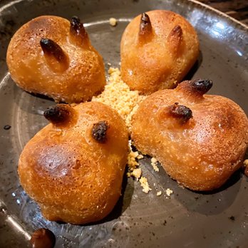 XO Restaurant - Fluffle of brown-butter mochi bunnies (YUM AND cute!) - Asian Fusion Near Me - Honolulu, Hawaii XO Restaurant - Fluffle of brown-butter mochi bunnies (YUM AND cute!) - Asian Fusion Near Me - Honolulu, Hawaii