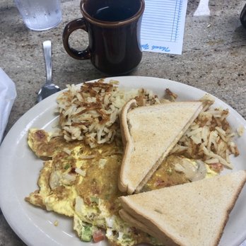 Snappy's Cafe & Grill - Veggie omelette with hash browns and toast - American Near Me - Katy, Texas Snappy's Cafe & Grill - Veggie omelette with hash browns and toast - American Near Me - Katy, Texas