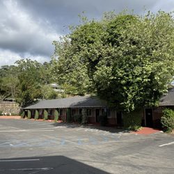 Mariposa Lodge