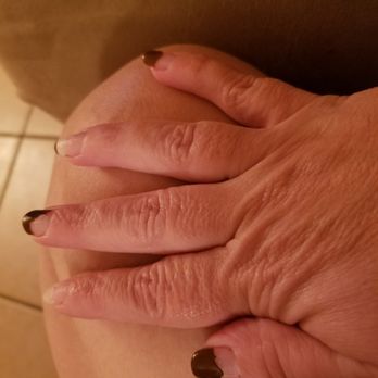 LumiGarnet NailSpa - Nails chipping and peeling .. less than a week. - Nail Salons Near Me - Miami, Florida LumiGarnet NailSpa - Nails chipping and peeling .. less than a week. - Nail Salons Near Me - Miami, Florida