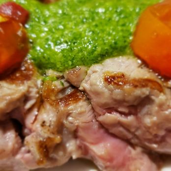 Al Pozzo Etrusco - Beef with roasted tomato and arugula puree - Italian Near Me - Orvieto, TR