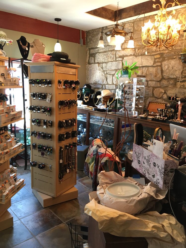 ART DECO DEKOR Updated May 2024 11 Photos 114 E Liberty St