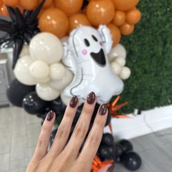 Ezzie Nails & Spa