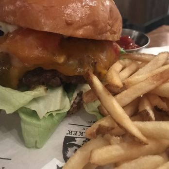 Firestone Walker Brewing- Buellton - The Taproom Burger - Brewpubs Near Me - Buellton, California