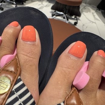 M Vince Nail Spa - Horrible paint job - Nail Salons Near Me - Houston, Texas