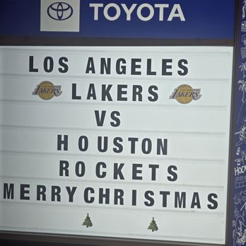 Crypto Arena - Xmas game - Stadiums & Arenas Near Me - Los Angeles, California