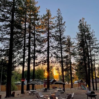 Lakewood Cabins - Vacation Rentals Near Me - Big Bear Lake, California