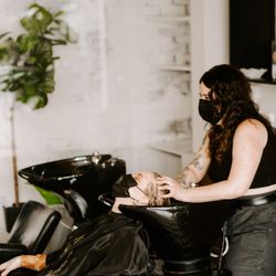Fox and Pearl Salon