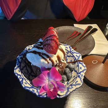 Room Service - Lava cake - Japanese Near Me - Milwaukee, Wisconsin Room Service - Lava cake - Japanese Near Me - Milwaukee, Wisconsin