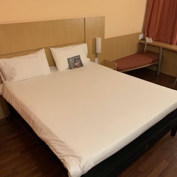 Hotel Ibis - Hotels Near Me - Buenos Aires, C