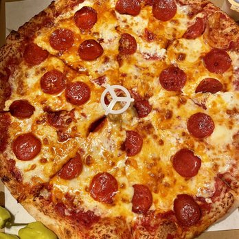 Mark's Pizza - Large 5 cheese Pizza with pepperoni - Pizza Near Me - Lebanon, Pennsylvania Mark's Pizza - Large 5 cheese Pizza with pepperoni - Pizza Near Me - Lebanon, Pennsylvania