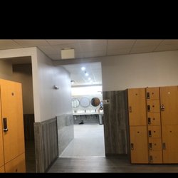 Work Out World - Dartmouth - Locker room