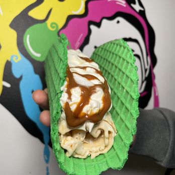 The Rainbow Rolls - Dulce Amor - Ice Cream & Frozen Yogurt Near Me - Center Moriches, New York