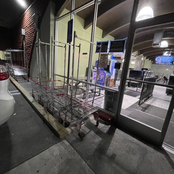 Rio Laundromat - Laundromat Near Me - Canoga park, California Rio Laundromat - Laundromat Near Me - Canoga park, California